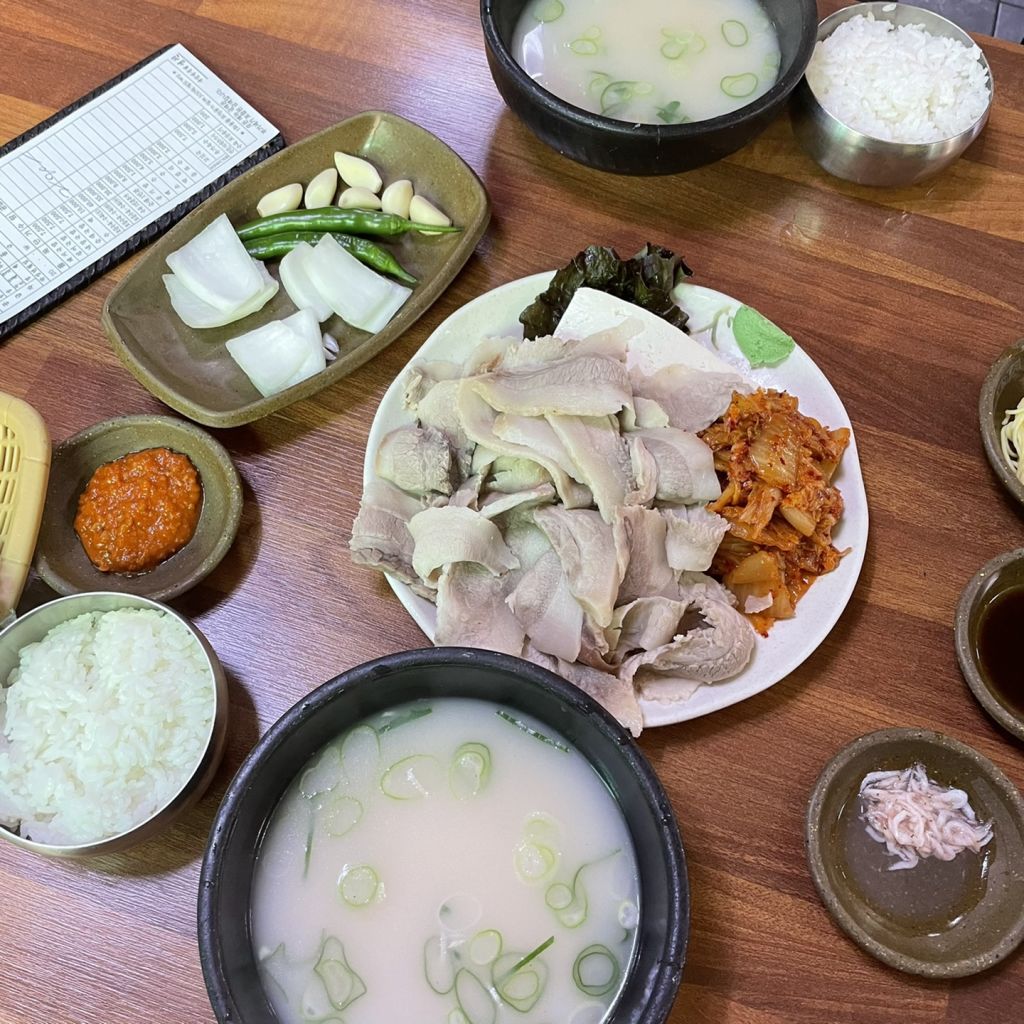 영진 돼지국밥 본점