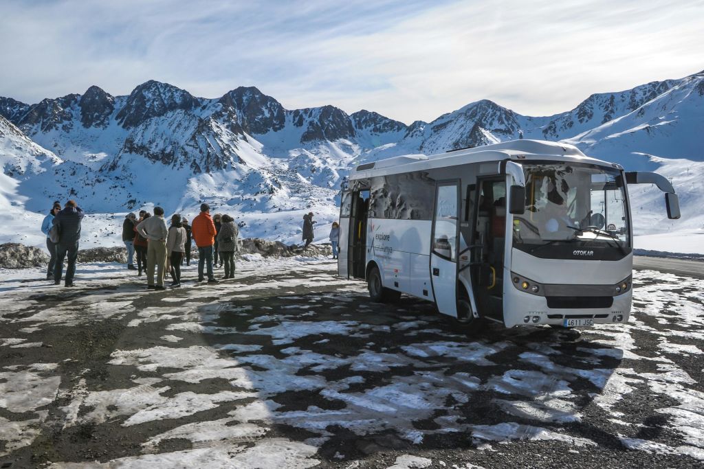 프랑스에서 안도라로 건너가는 겨울의 원더랜드.