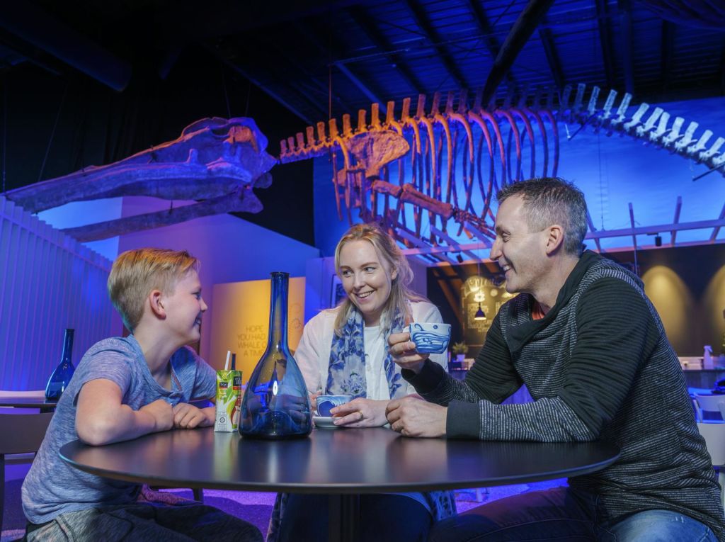 빅 리틀 웨일 카페