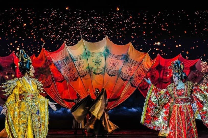 파타야 콜로세움 공연