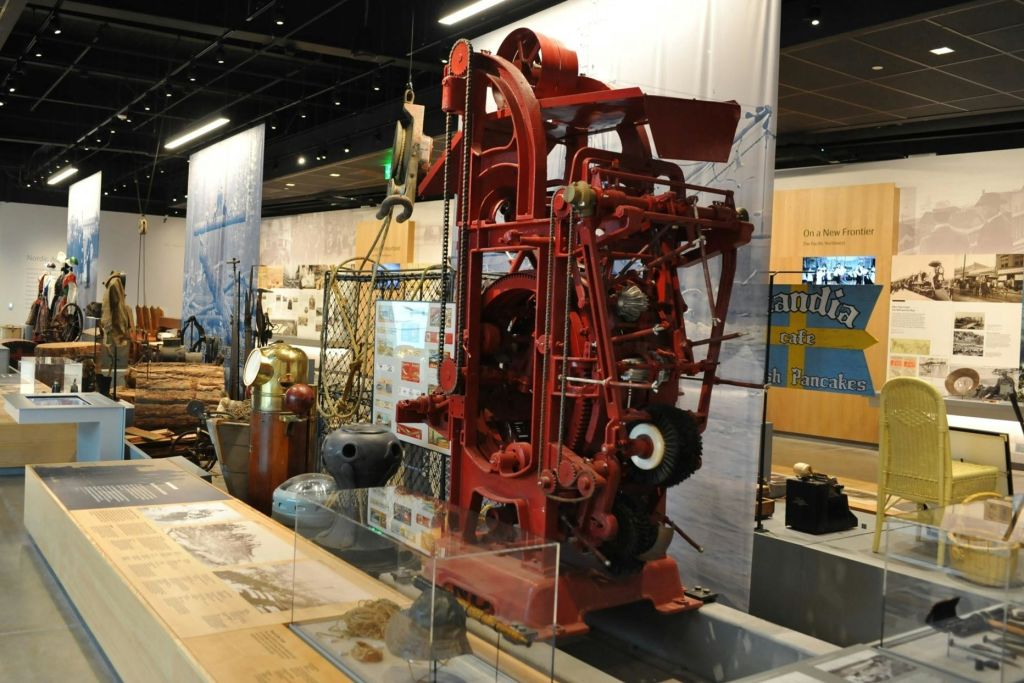 "북유럽 아메리카" 갤러리는 북서부 산업과 북유럽 이민자 사이의 연결을 추적합니다.