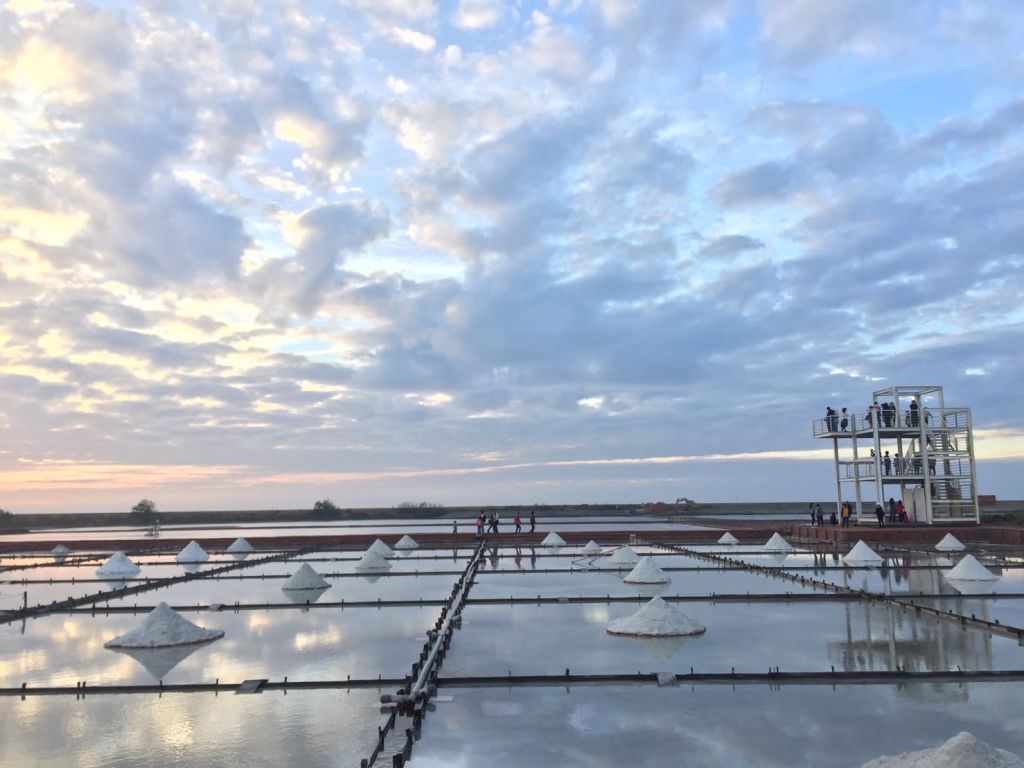 Jingzaijiao Tile Paved Salt Fields