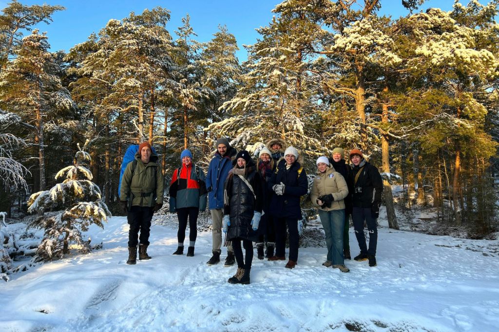 자연보호구역에서 즐기는 화창한 겨울