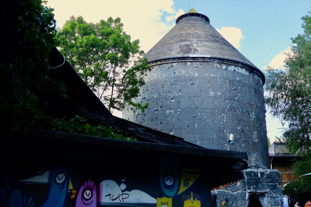 비어가든과 암벽 등반