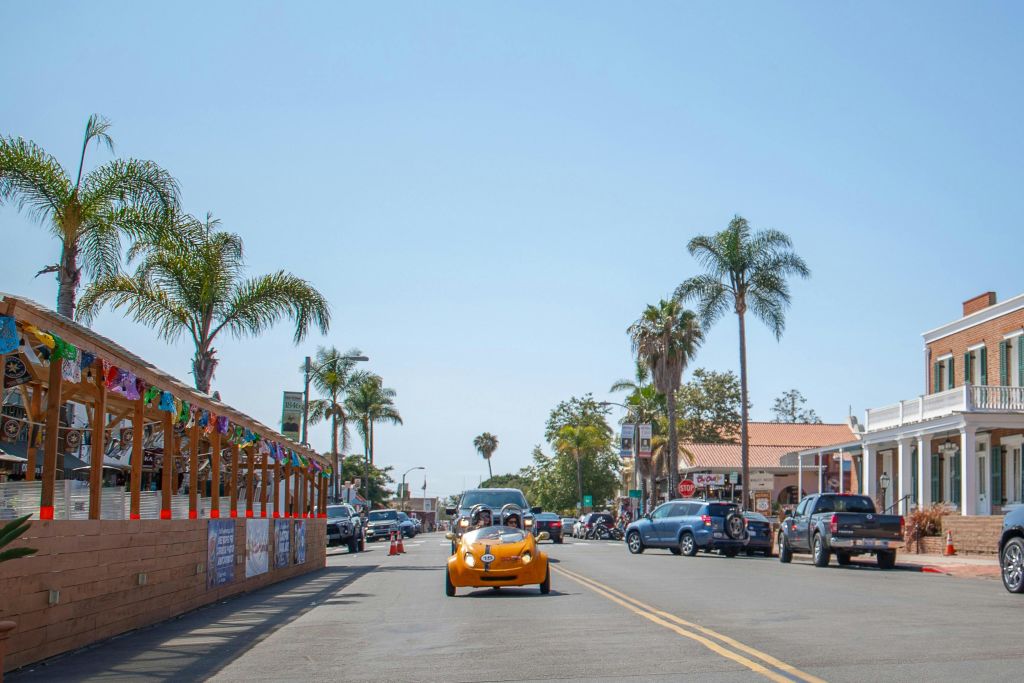 삐삐.. 여기 고카를 타고 옵니다!