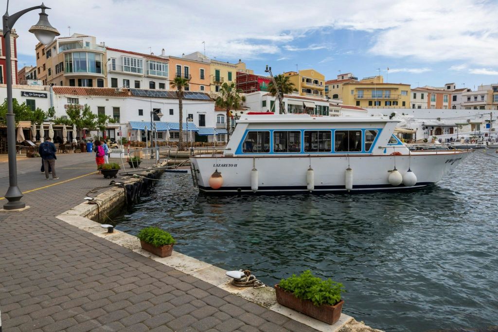 집합 장소 및 보트 출발.