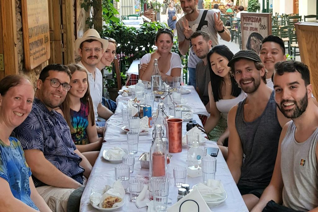 앉아서 즐기는 점심 식사