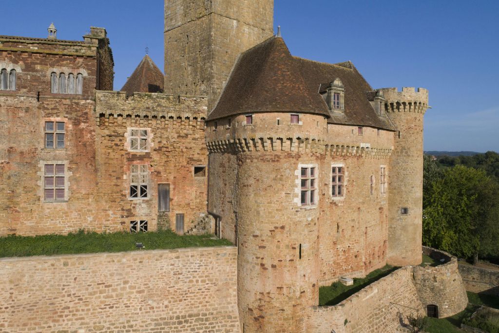 Château de Castelnau-Bretenoux, vue partielle de l 'ensemble sud-ouest