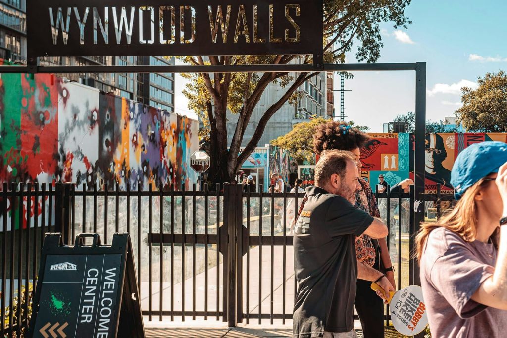 윈우드 월스 거리 벽화 & 동네 도보 투어