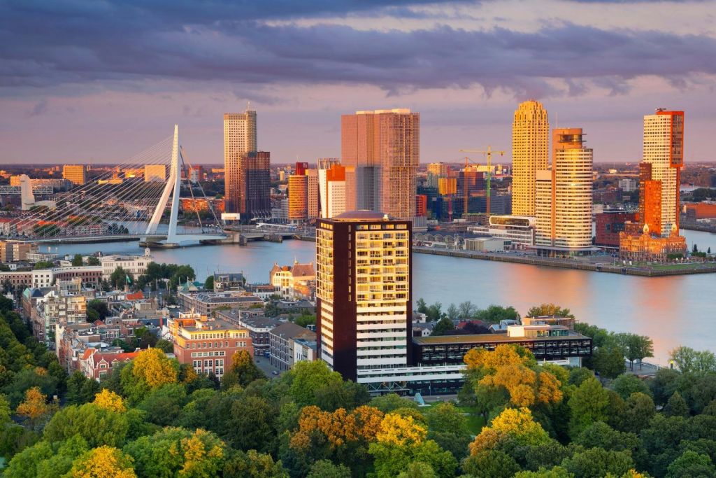 트랜스퍼즈 로테르담 공항