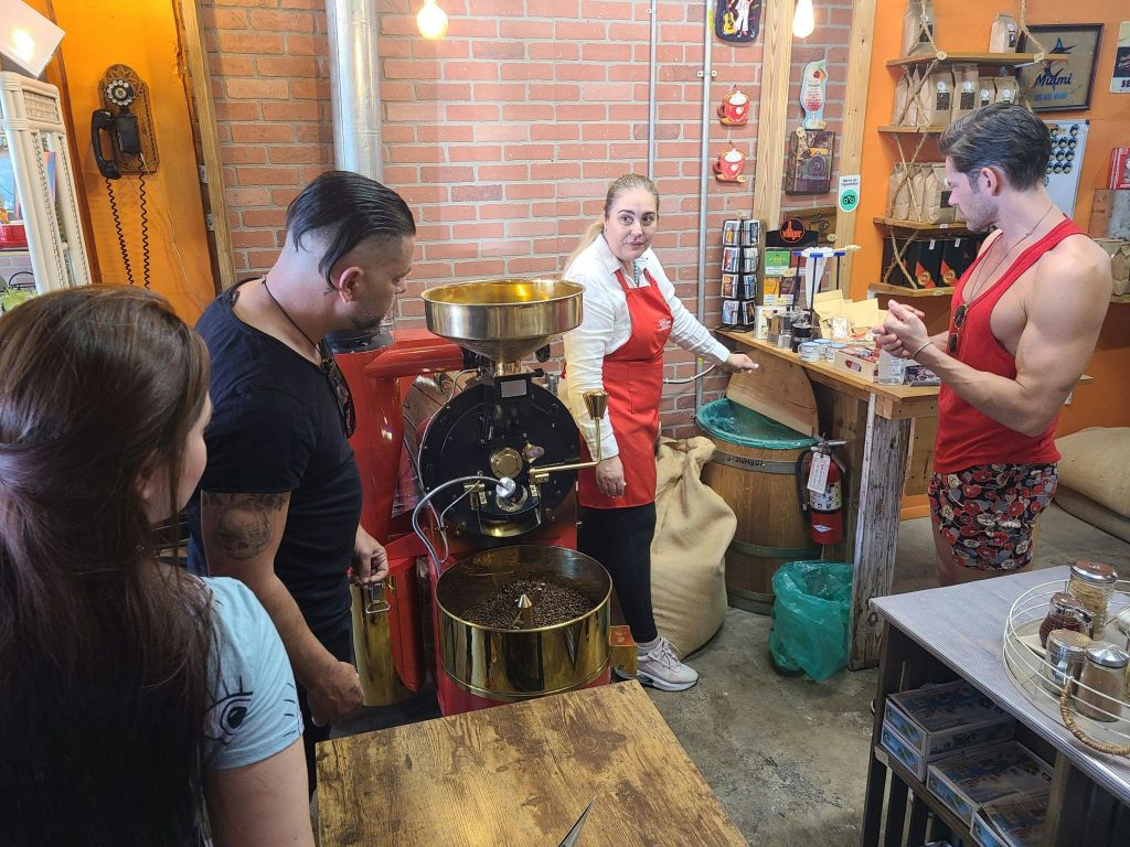 리틀아바나에서 커피 로스팅 배우기