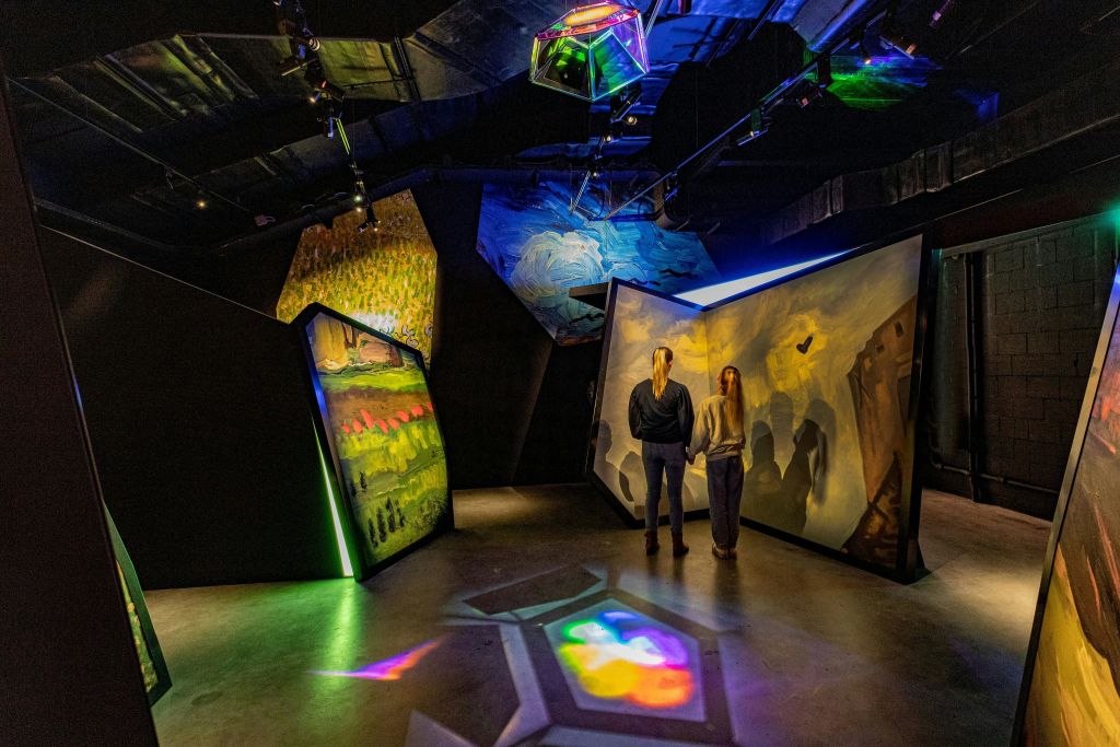 Vincent 's Light Lab에서 빛과 색 실험하기