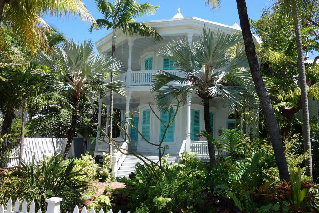 키 웨스트는 열대성 기후를 가지고 있습니다