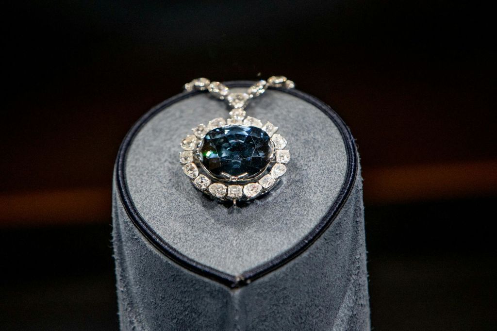 저주받은 보석, 호프 다이아몬드!