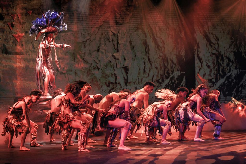 30명 이상의 세계적인 예술가들이 참여하는 오리겐은 카나리아 제도의 독특한 정신을 기념합니다.