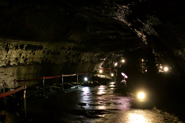 Manjanggul Lava Tube Thumbnail 3