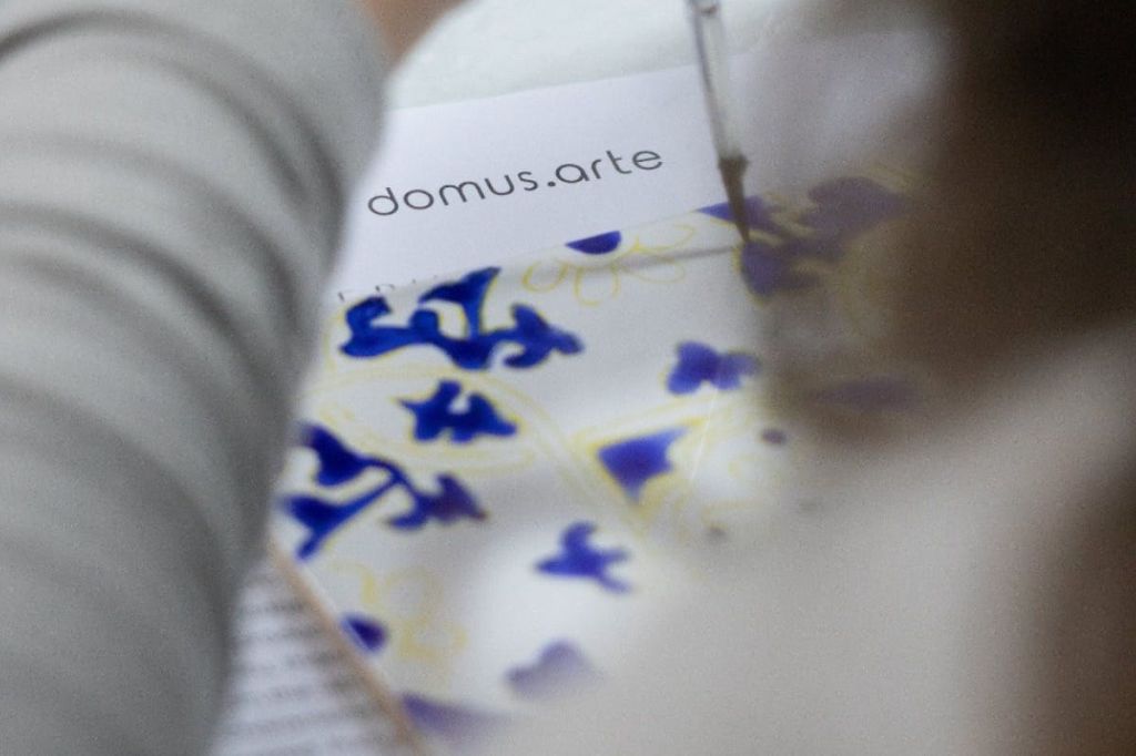 도무스 아르테에서 타일 페인팅 배우기