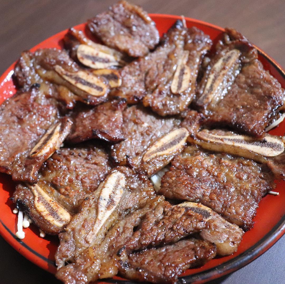 LA Galbi (grilled ribs)