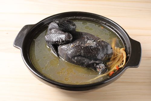 烏骨鶏の参鶏湯