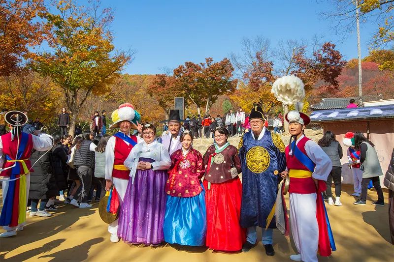 Korea Folk Village Guide Tour thumbnail