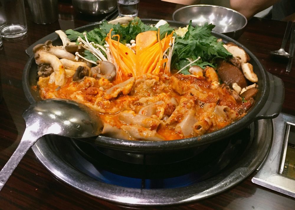 Korean beef intestine hot pot