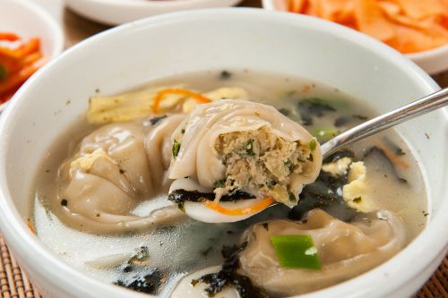 Bongsan Manduguk (dumpling soup)