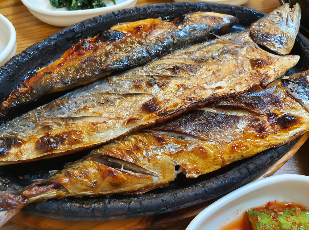 Grilled fish set meal