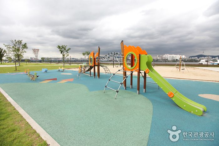 よみがえる荘園 汝矣島漢江公園：ソウルの夜景とレジャーを満喫 | NOL World