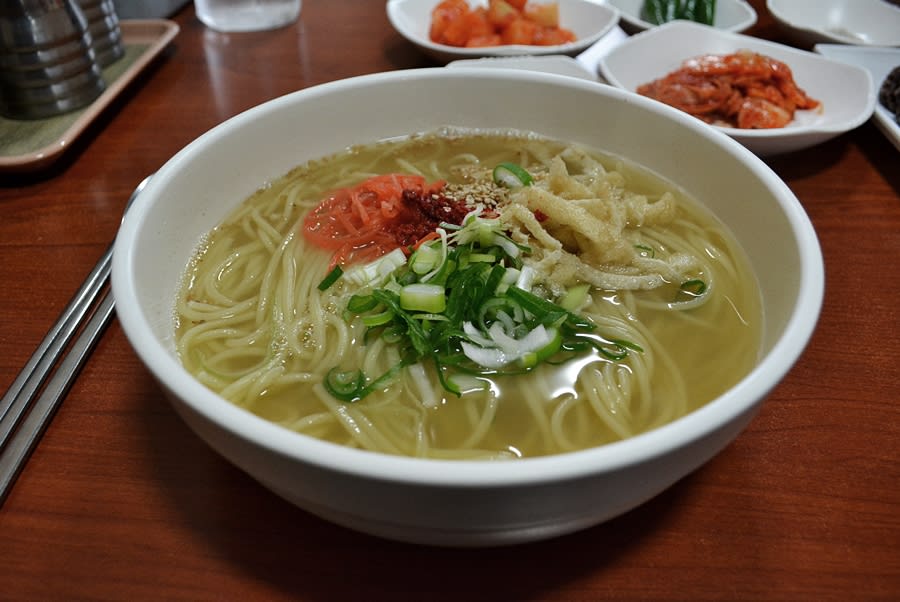 煮干しダシの韓国式そうめん