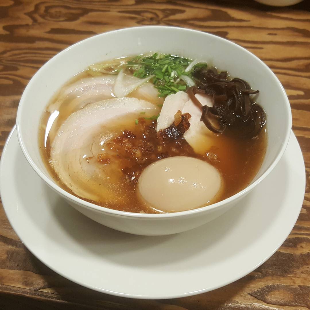 鶏醤油ラーメン