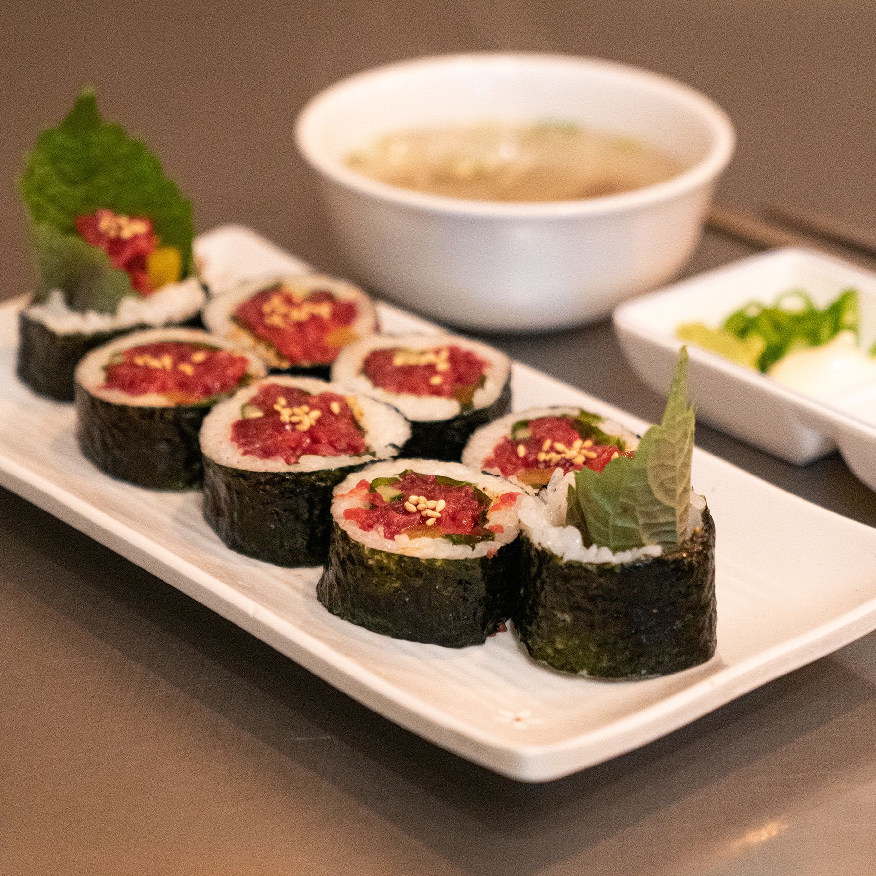 Yukhoe-gimbap
