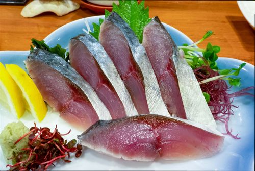 Mackerel Hoe (sliced raw fish)