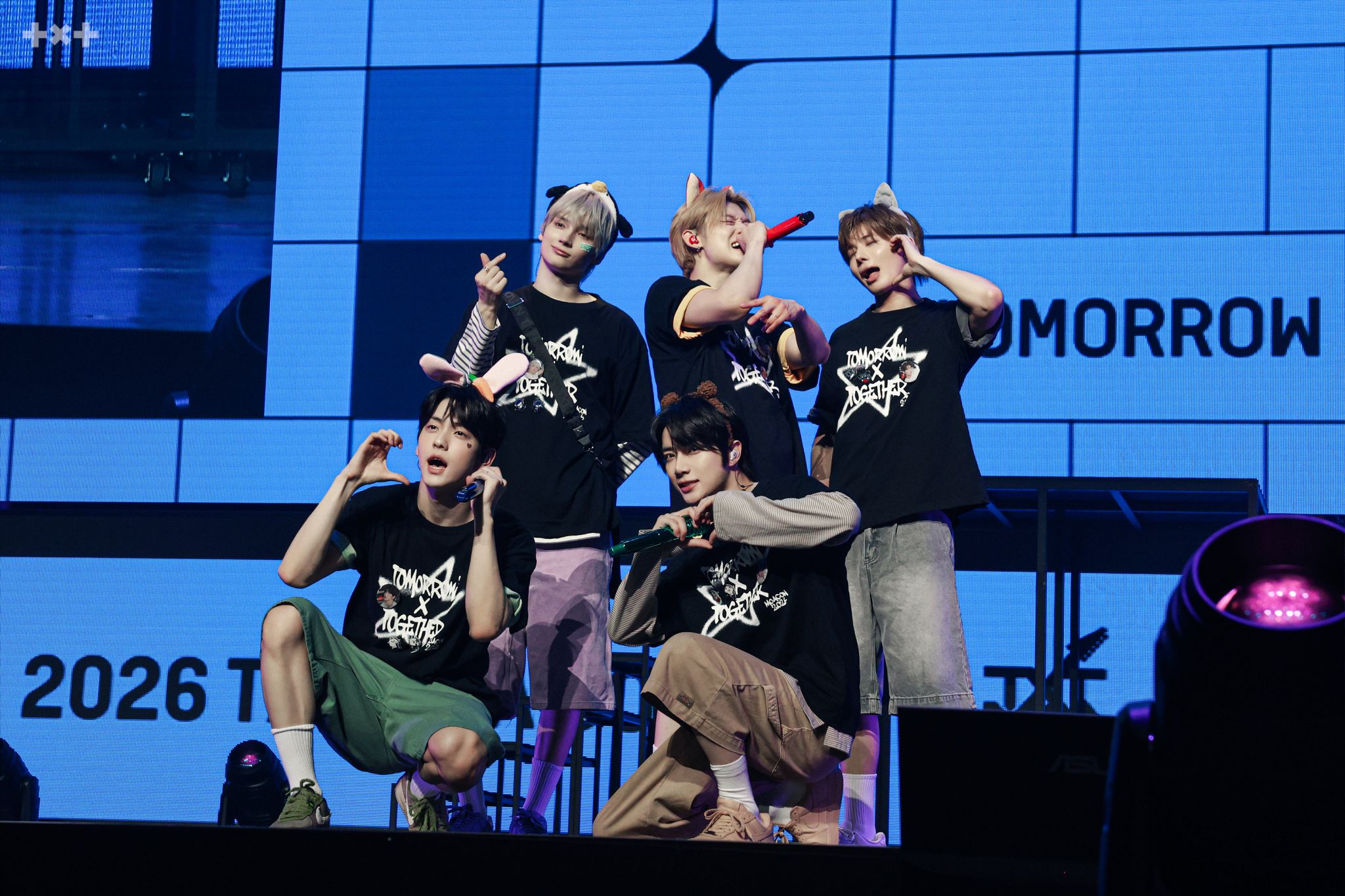 TXT 韓国 展示会 'LAYERS OF US' Tシャツ サイズM TOMORROW X TOGETHER Exhibition 
