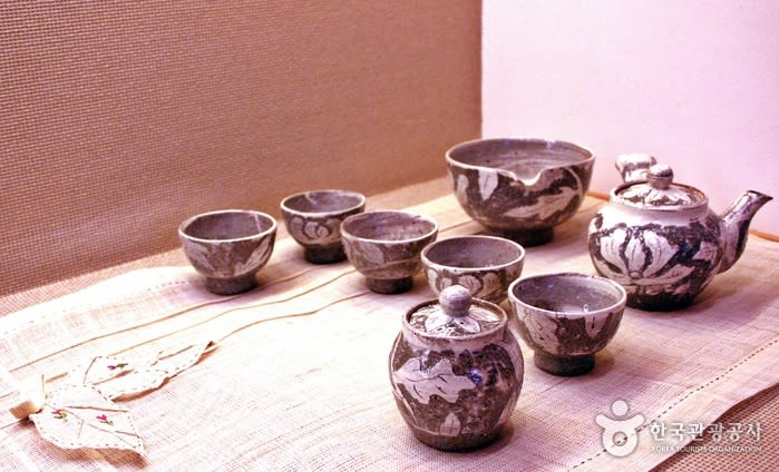仁寺洞の美しい茶の博物館 | 伝統的な韓屋で楽しむお茶と文化 | NOL World