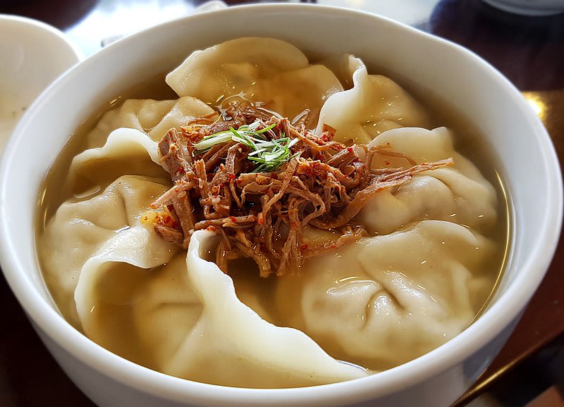 Mandu-guk (dumpling soup)