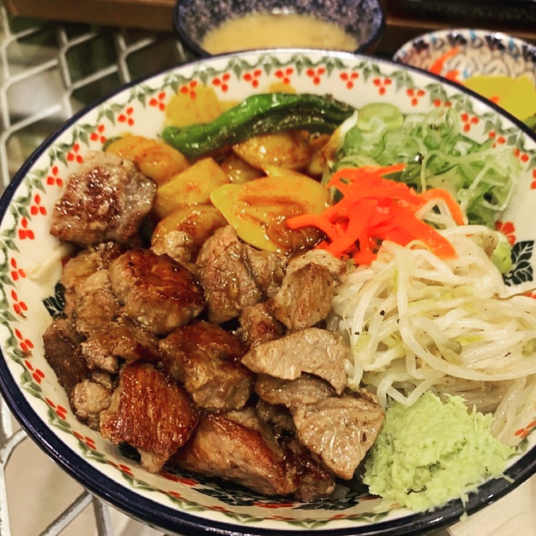 キューブステーキ丼