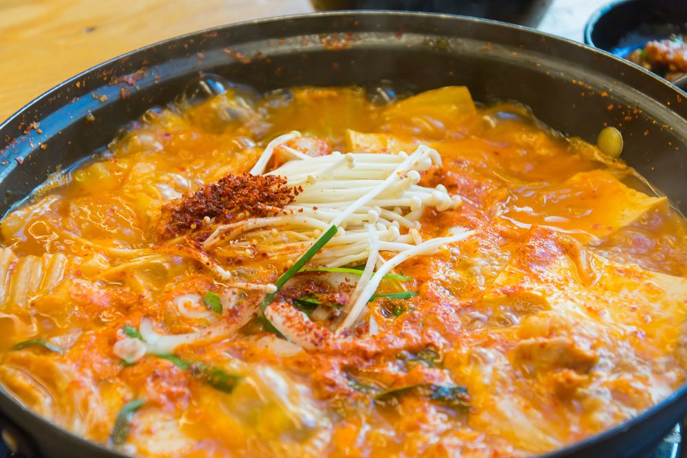 Hanokjib Kimchi Jjigae (Kimchi stew)