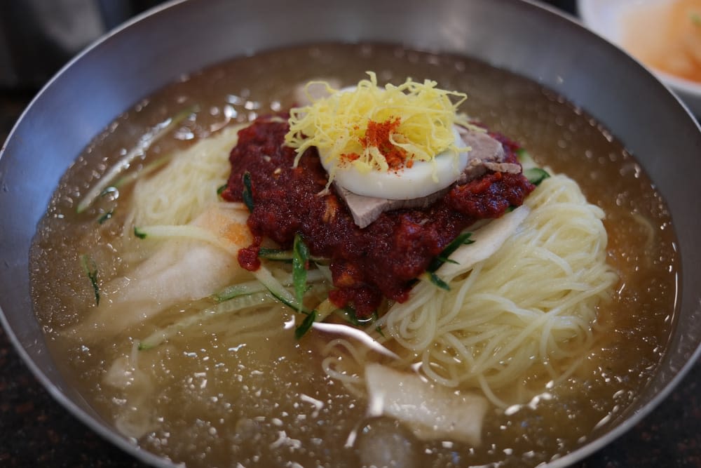 Milmyeon (wheat noodles in cold broth)