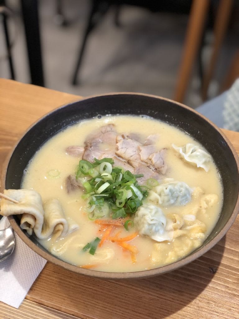 肉たっぷり豚肉麺