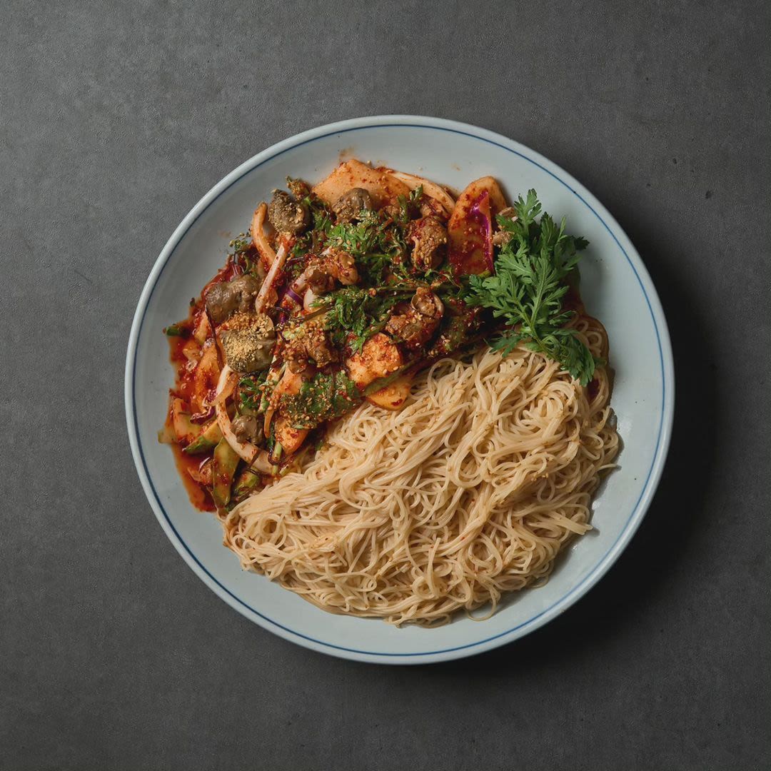 Spicy Buckwheat Noodles with Whelk