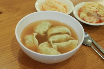 Mandu-guk (dumpling soup)