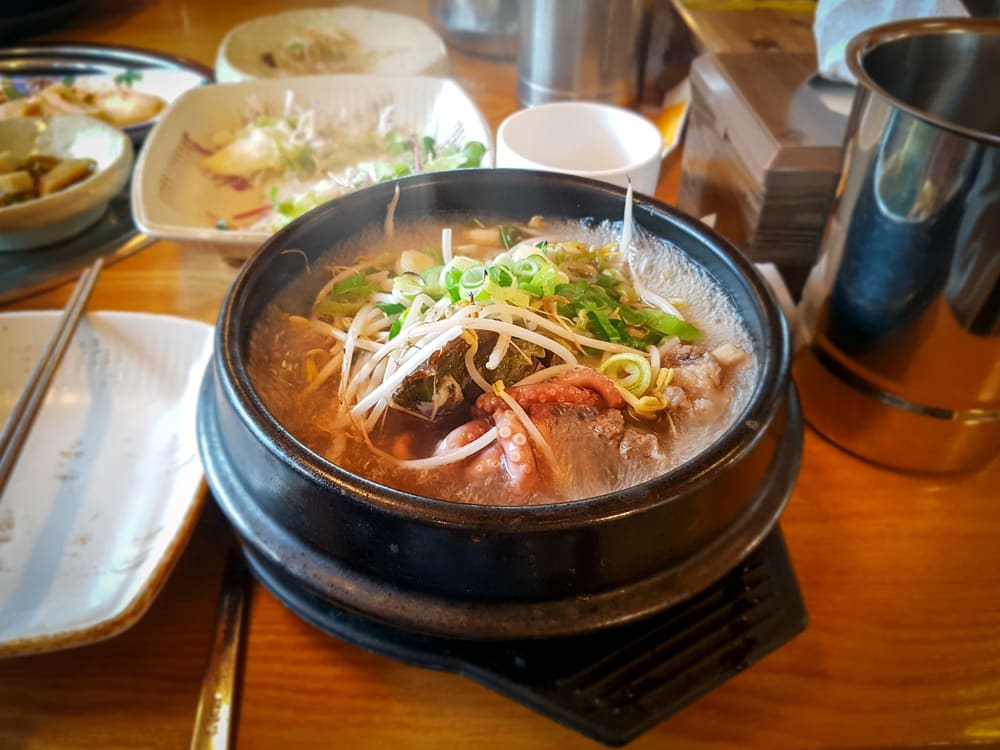 Abalone Ttukbaegi (hot pot)