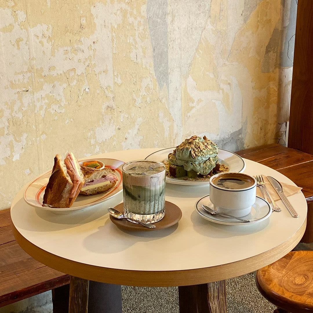 Naeja & Co: Quirky Cafe in Gwanghwamun | NOL World