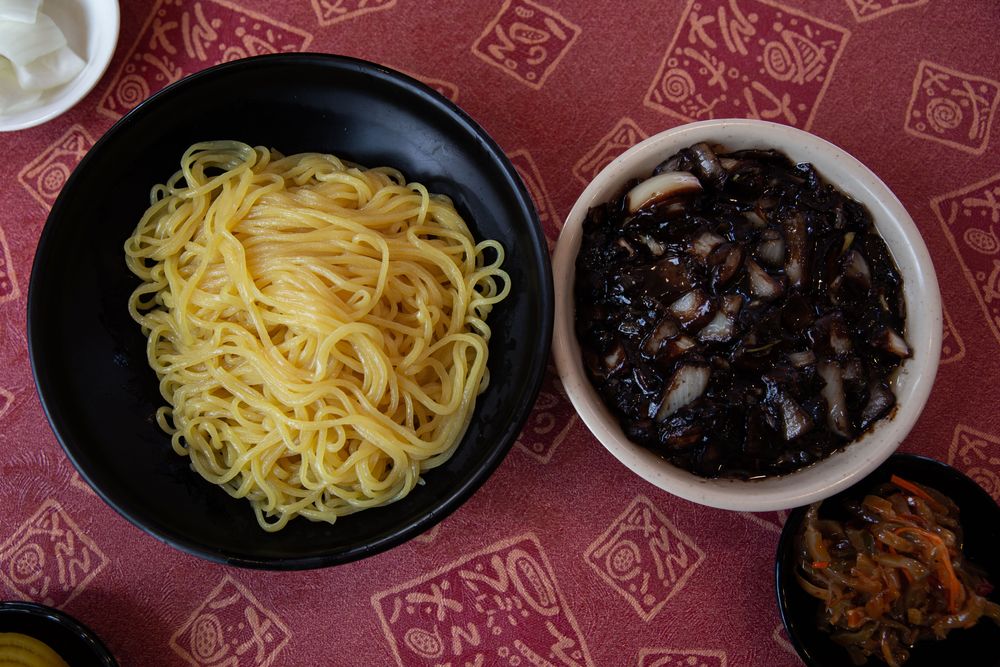 Ganjjajangmyeon (stir-fried black bean sauce noodles)