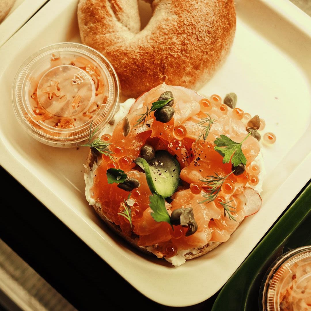 Salmon and salmon roe sandwich