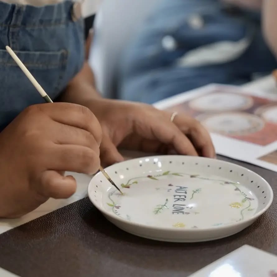 慶南] 梁山Porcelain Painting体験 | 釜山近郊の陶芸クラス | NOL World