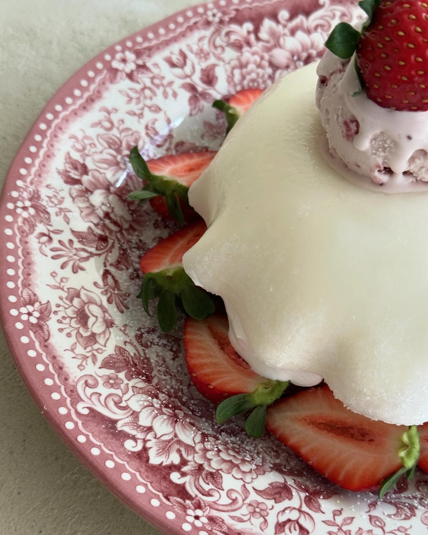 いちごもちスフレパンケーキ