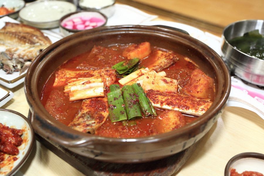 Galchi Jorim (braised cutlassfish)