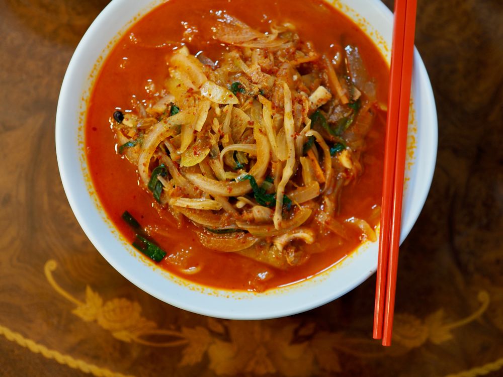 Jjamppong (spicy seafood noodle soup)