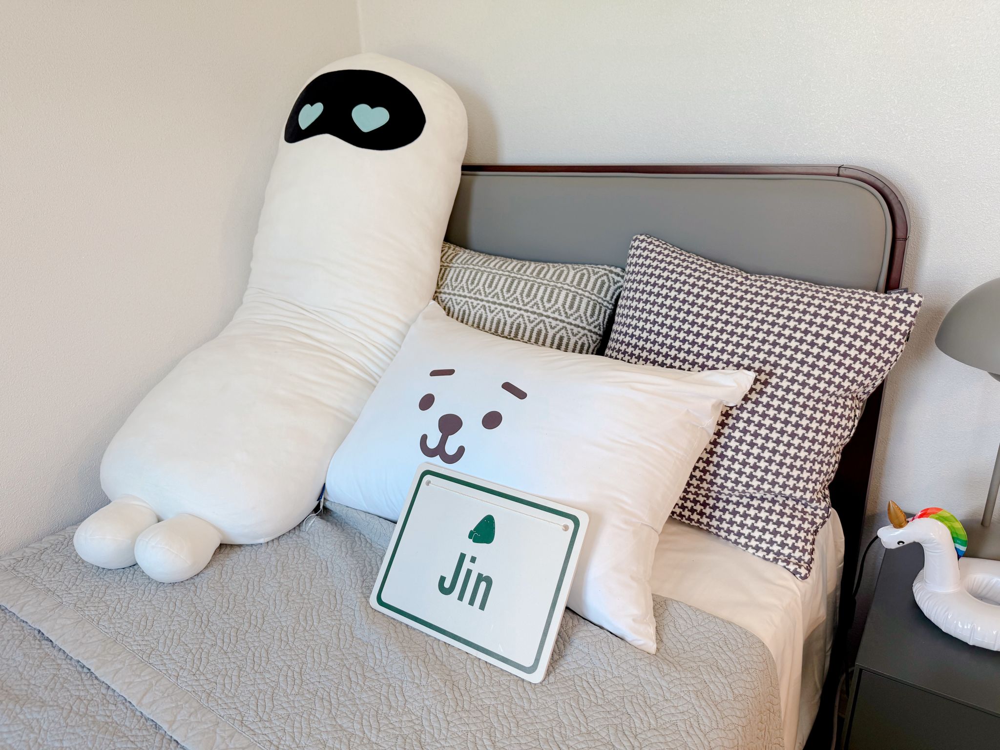 RJ pillow